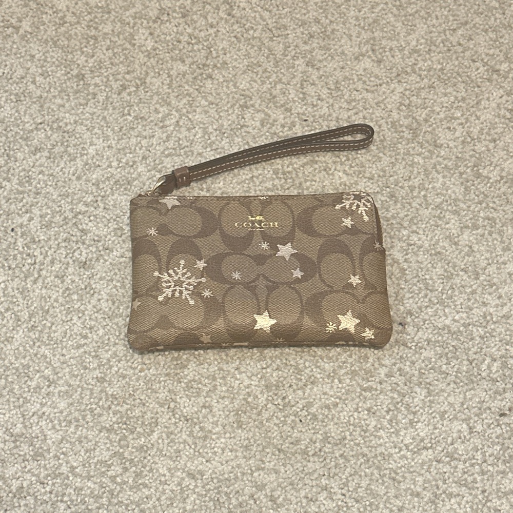 coach corner zip wristlet